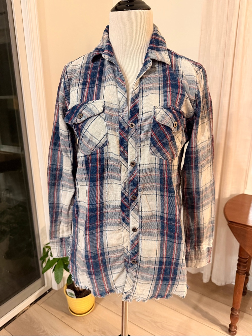 Sneak Peek Blue Plaid Button-Down flannel shirt